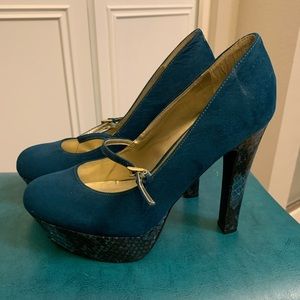 Guess heels